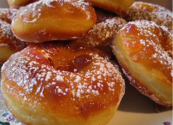 Jelly Doughnuts prepared at home with simple ingredients and clear steps.