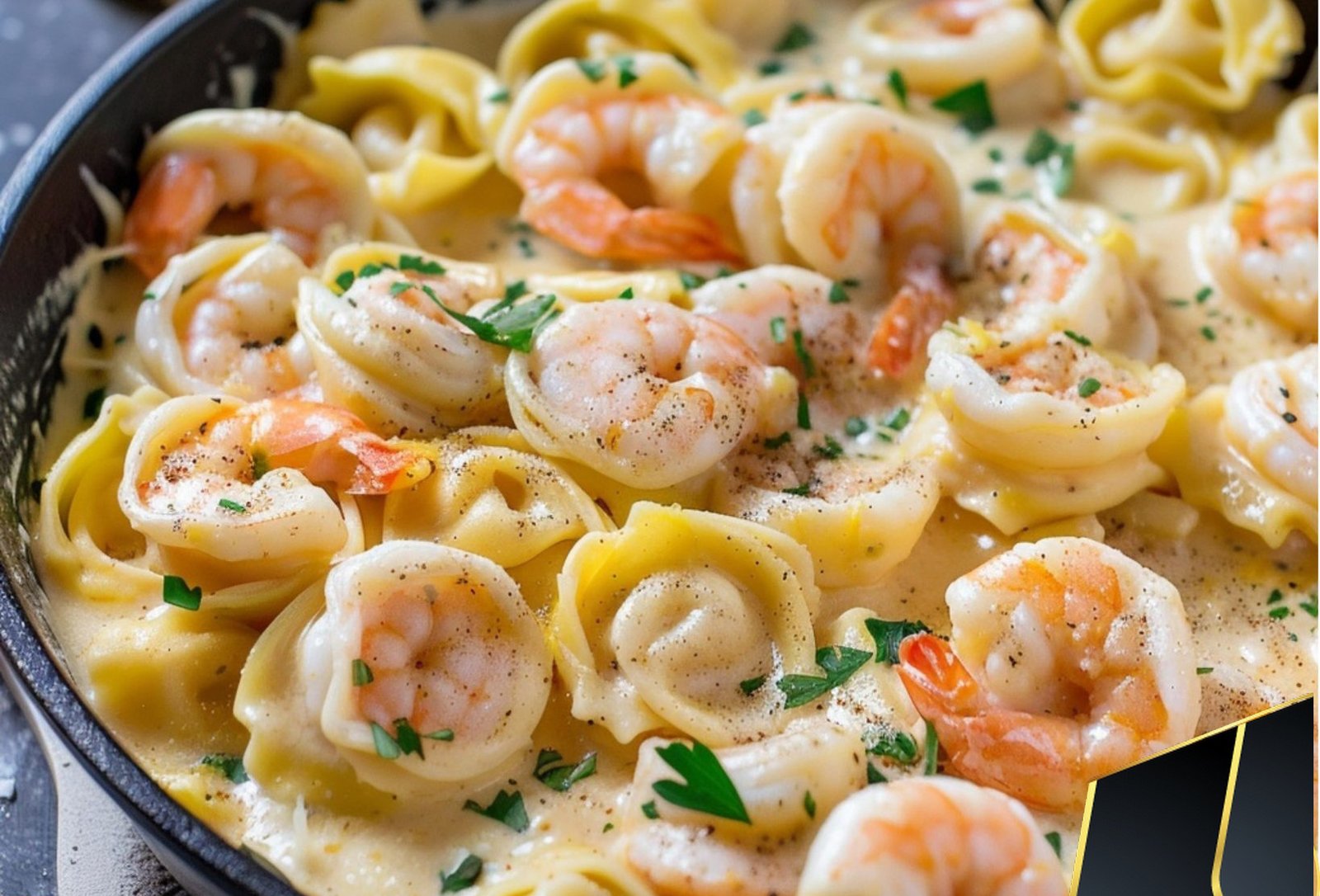Cheesy Shrimp Tortellini Alfredo Skillet