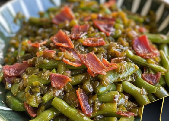 CRACK GREEN BEANS prepared at home with simple ingredients and clear steps.