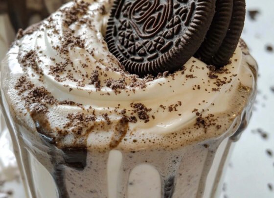 Milkshake Oreo A super easy milkshake made with vanilla ice cream