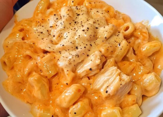Buffalo Chicken Mac 'n' Cheese prepared at home with simple ingredients and clear steps.