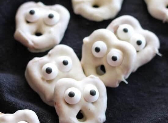 Cheap and easy Halloween treat! Didn’t keep a pic of my own from last year but I highly recommend. prepared at home with simple ingredients and clear steps.