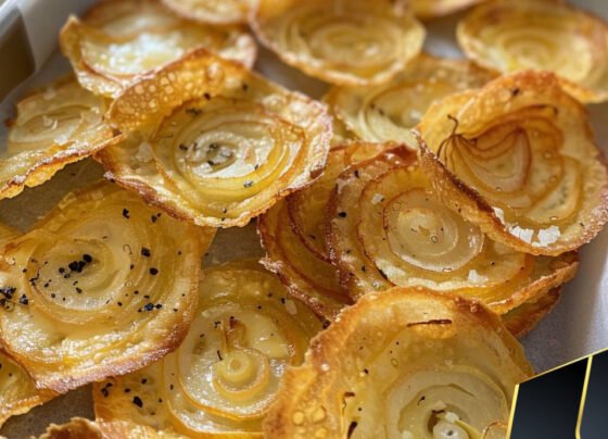 Cheesy Onion Crisps prepared at home with simple ingredients and clear steps.